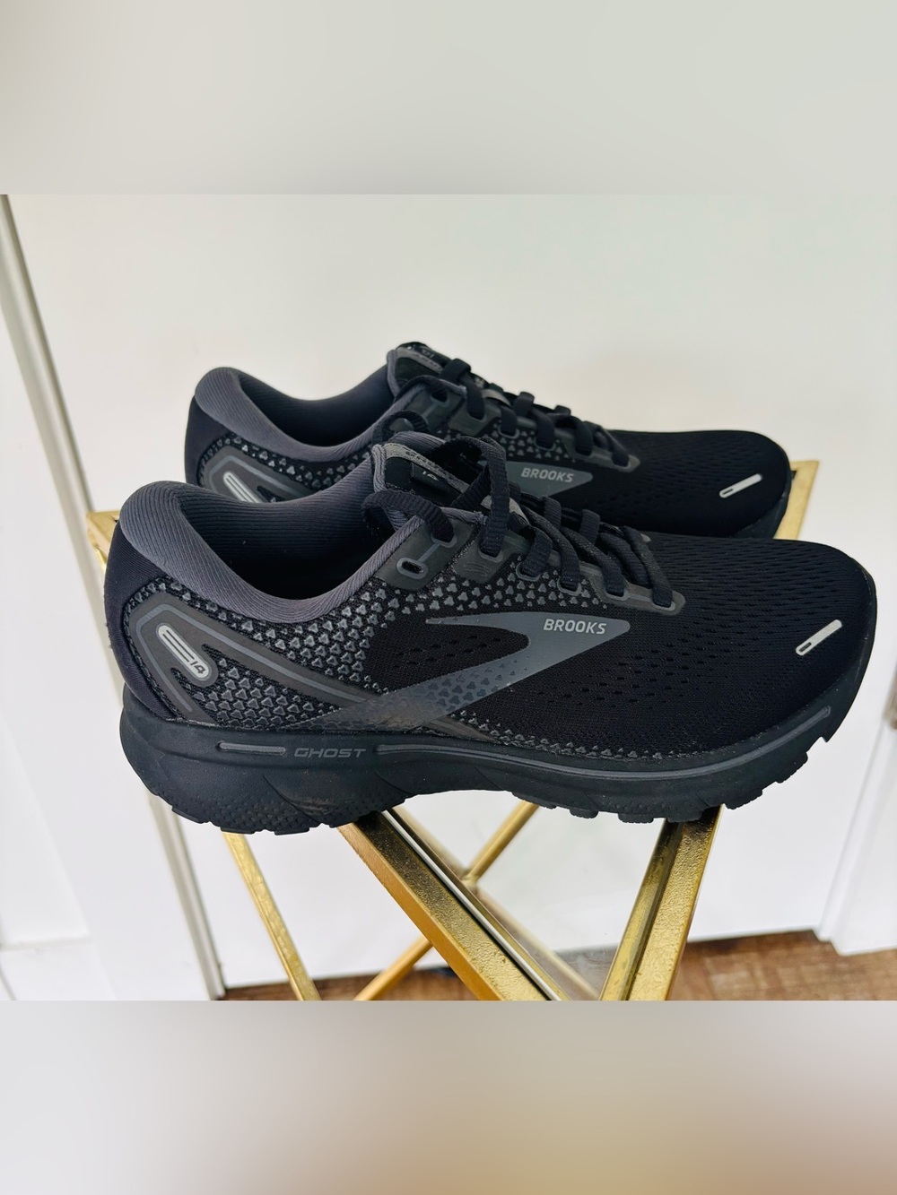 NWOB Women's Brooks Ghost 14 all black running shoes size 6.5 wide (D) - Picture 5 of 10